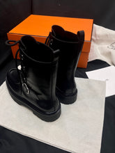 Load image into Gallery viewer, Land Boots
