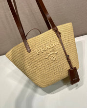 Load image into Gallery viewer, Raffia Tote
