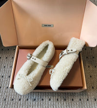 Load image into Gallery viewer, Shearling Ballerinas
