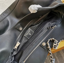 Load image into Gallery viewer, Leather Chain Tote
