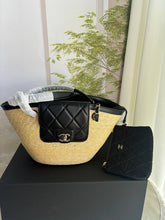 Load image into Gallery viewer, Small Raffia Tote
