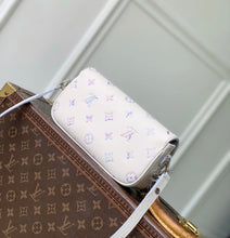 Load image into Gallery viewer, Ivy Chain Bag
