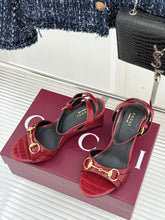 Load image into Gallery viewer, GG Sandals
