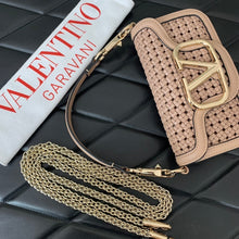 Load image into Gallery viewer, Loco Raffia Bag
