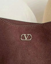 Load image into Gallery viewer, Suede Tassel Shoulder Bag
