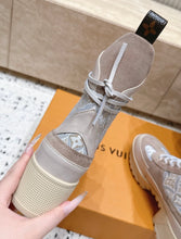 Load image into Gallery viewer, Leather Boots
