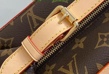 Load image into Gallery viewer, Cruiser Toiletry Bag
