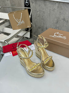 Stud Wedges