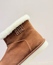 Load image into Gallery viewer, Shearling Boots

