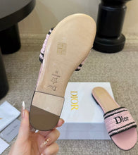 Load image into Gallery viewer, Dway Raffia Mules

