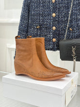 Load image into Gallery viewer, Leather Boots
