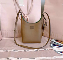 Load image into Gallery viewer, Leather Bucket Bag
