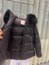 Load image into Gallery viewer, Laichefur Jacket
