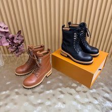 Load image into Gallery viewer, Leather Boots

