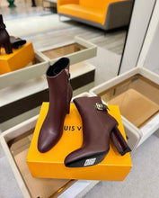 Load image into Gallery viewer, Silhouette Boots
