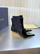 Load image into Gallery viewer, Leather Boots
