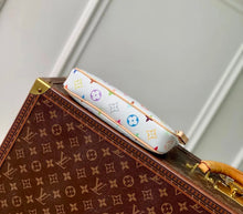 Load image into Gallery viewer, Pochette Accessories
