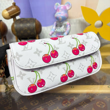 Load image into Gallery viewer, Ivy Chain Bag

