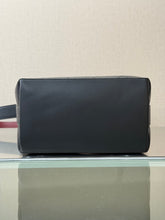 Load image into Gallery viewer, Leather Bucket Bag
