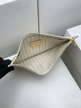 Load image into Gallery viewer, Neverfull PM
