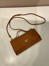 Load image into Gallery viewer, Leather Clutch
