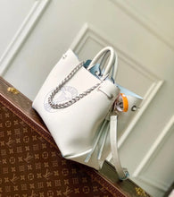 Load image into Gallery viewer, Bella Tote
