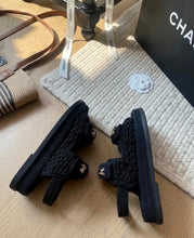 Load image into Gallery viewer, Crochet Dad Sandals
