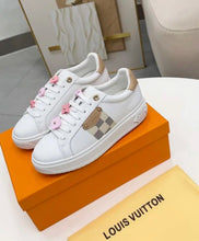Load image into Gallery viewer, Timeout Trainers
