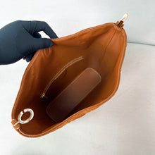 Load image into Gallery viewer, Toujours Hobo
