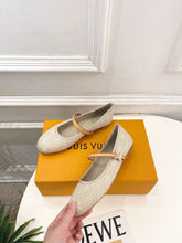 Load image into Gallery viewer, Romy Flats
