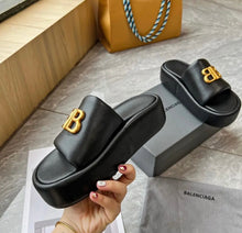 Load image into Gallery viewer, BB Leather Sandals
