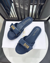 Load image into Gallery viewer, Leather Sandals
