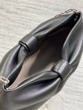 Load image into Gallery viewer, Medium Bow Bag
