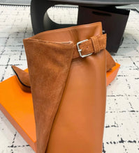 Load image into Gallery viewer, Leather Suede Boots
