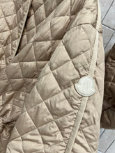 Load image into Gallery viewer, Etelan Coat
