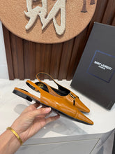 Load image into Gallery viewer, Leather Pumps
