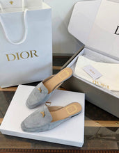 Load image into Gallery viewer, Suede Loafers
