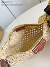 Load image into Gallery viewer, Hills Pochette
