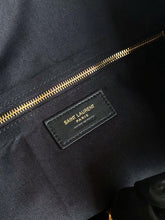 Load image into Gallery viewer, Amalia Hobo
