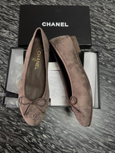 Load image into Gallery viewer, CC Pumps
