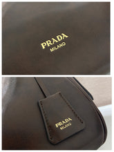 Load image into Gallery viewer, Aimee Medium Shoulder Bag
