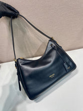 Load image into Gallery viewer, Aimee Medium Shoulder Bag
