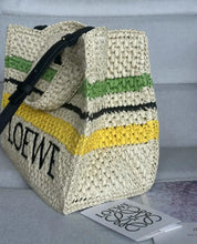 Load image into Gallery viewer, Raffia Tote

