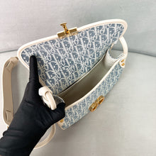Load image into Gallery viewer, Montaigne Bag
