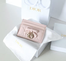 Load image into Gallery viewer, Leather Card Holder
