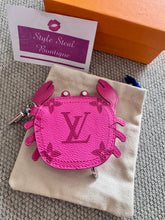 Load image into Gallery viewer, Crab Bag Charm/Keychain

