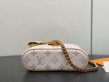 Load image into Gallery viewer, Vanity Chain Pouch
