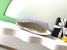 Load image into Gallery viewer, CC Pouch Large
