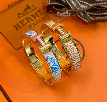 Load image into Gallery viewer, Clic Bracelet
