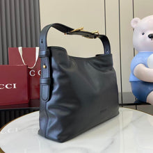 Load image into Gallery viewer, Beatrix Tote
